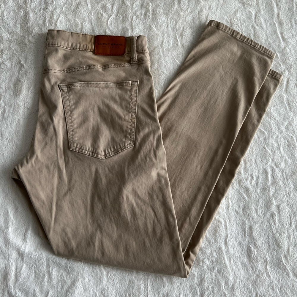 Men’s Lucky Brand khakis